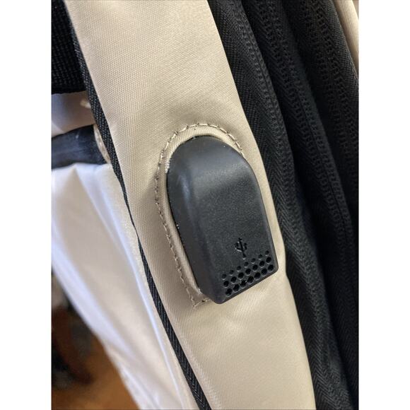 Duchamp London Expandable Travel Backpack Suitcase New Tan Carry-On USB Nylon - Picture 7 of 16